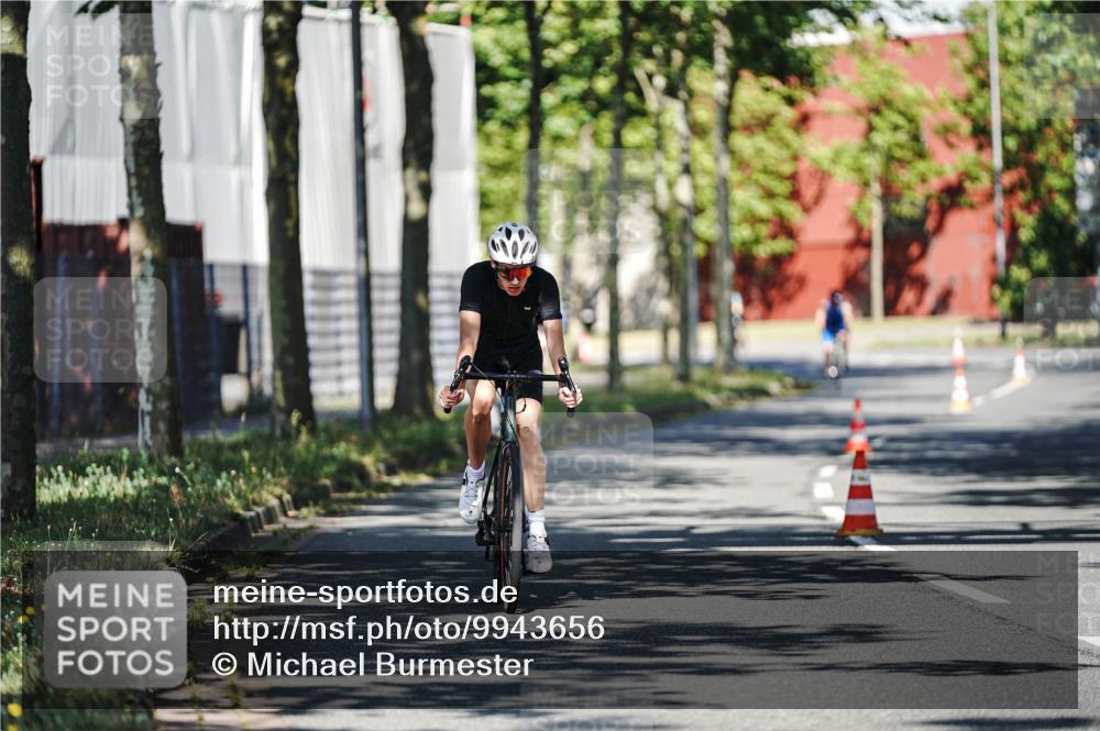 09.08.2026 - GEWOBA Citytriathlon Bremen Michael Burmester http://msf.ph/oto/9943656 09.08.2026 10:24:22 Radfahren 286, 297, 393 meine-sportfotos.de