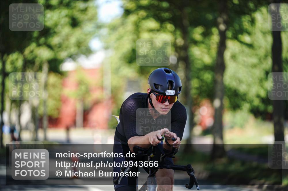 09.08.2026 - GEWOBA Citytriathlon Bremen Michael Burmester http://msf.ph/oto/9943666 09.08.2026 10:24:46 Radfahren 291, 314 meine-sportfotos.de