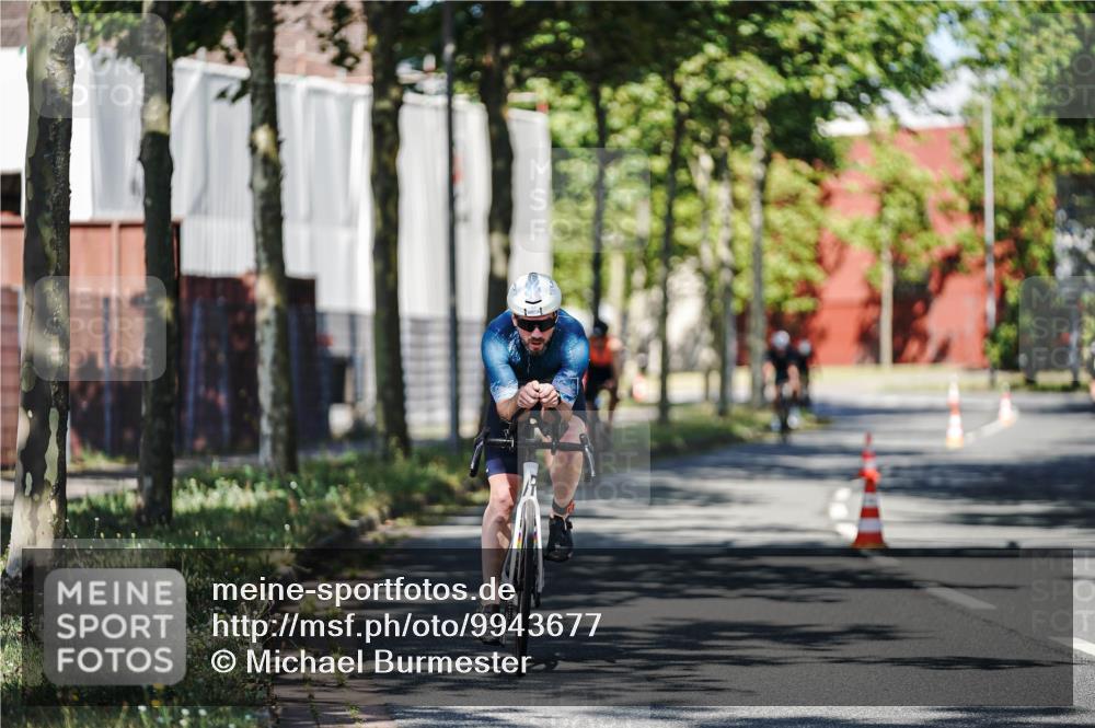 09.08.2026 - GEWOBA Citytriathlon Bremen Michael Burmester http://msf.ph/oto/9943677 09.08.2026 10:25:17 Radfahren 323, 360, 377, 427 meine-sportfotos.de