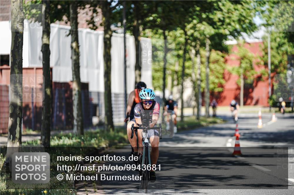 09.08.2026 - GEWOBA Citytriathlon Bremen Michael Burmester http://msf.ph/oto/9943681 09.08.2026 10:25:20 Radfahren 301, 323, 360, 377, 427 meine-sportfotos.de