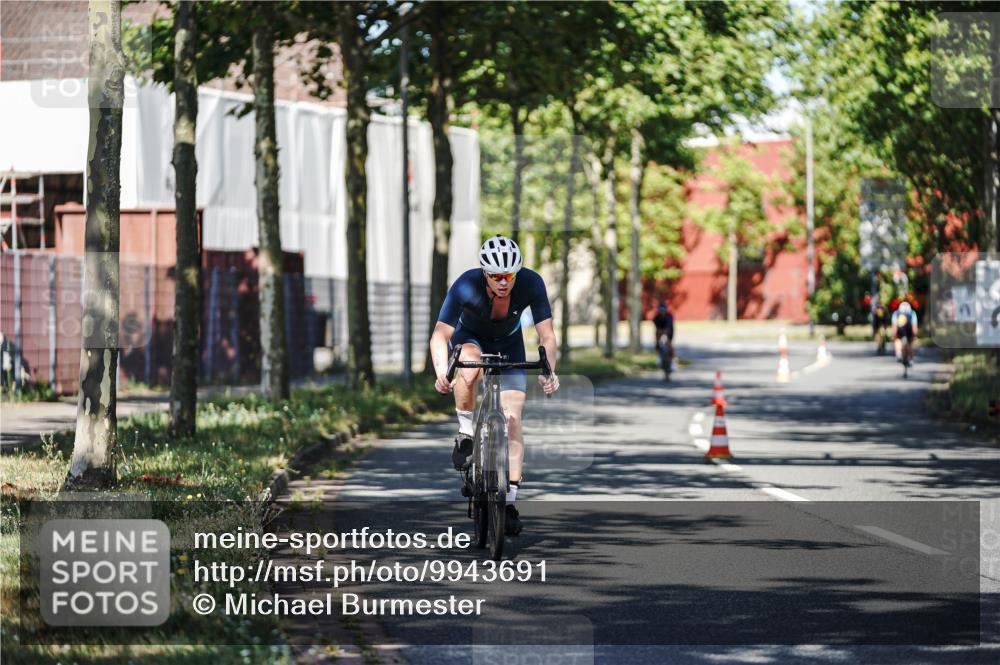 09.08.2026 - GEWOBA Citytriathlon Bremen Michael Burmester http://msf.ph/oto/9943691 09.08.2026 10:25:28 Radfahren 301, 323, 336, 345, 360, 427 meine-sportfotos.de