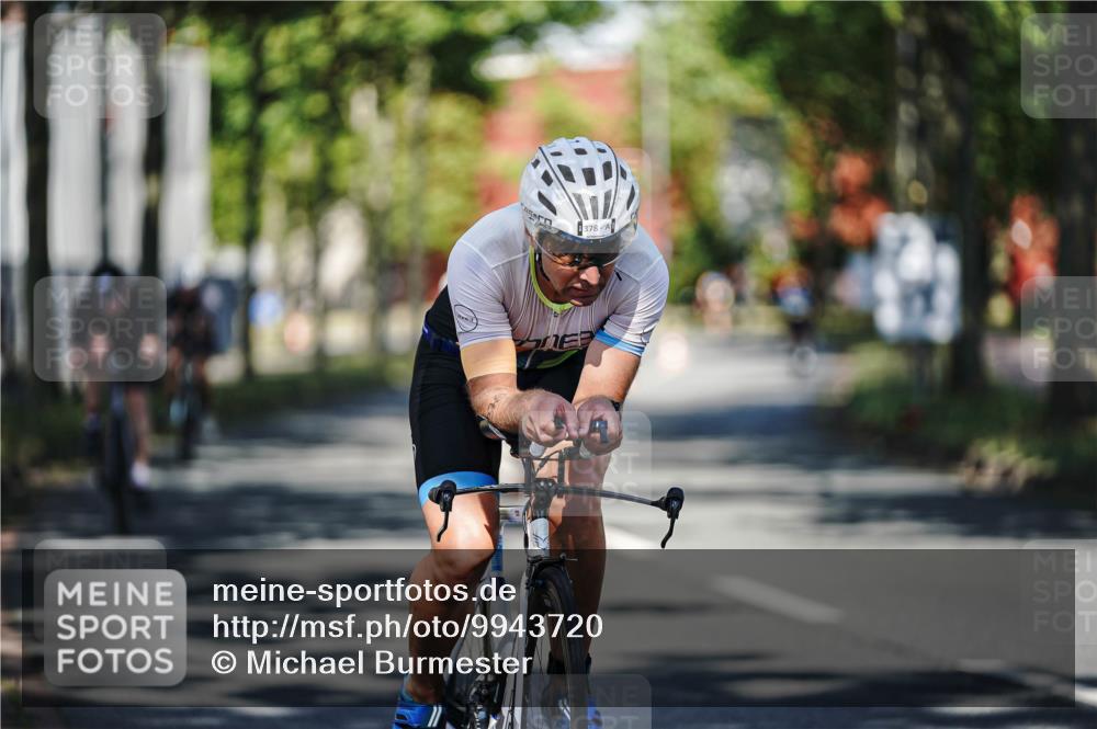 09.08.2026 - GEWOBA Citytriathlon Bremen Michael Burmester http://msf.ph/oto/9943720 09.08.2026 10:26:15 Radfahren 293, 378, 389, 398 meine-sportfotos.de