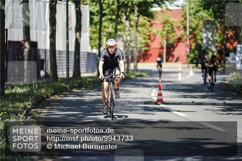 09.08.2026 - GEWOBA Citytriathlon Bremen Michael Burmester http://msf.ph/oto/9943733 09.08.2026 10:26:26 Radfahren 293, 318, 378, 383, 398, 402 meine-sportfotos.de