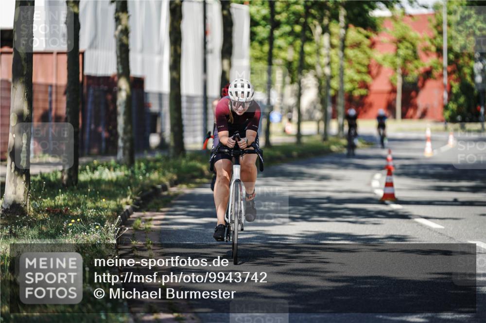09.08.2026 - GEWOBA Citytriathlon Bremen Michael Burmester http://msf.ph/oto/9943742 09.08.2026 10:26:42 Radfahren 290, 296, 319, 383, 463 meine-sportfotos.de