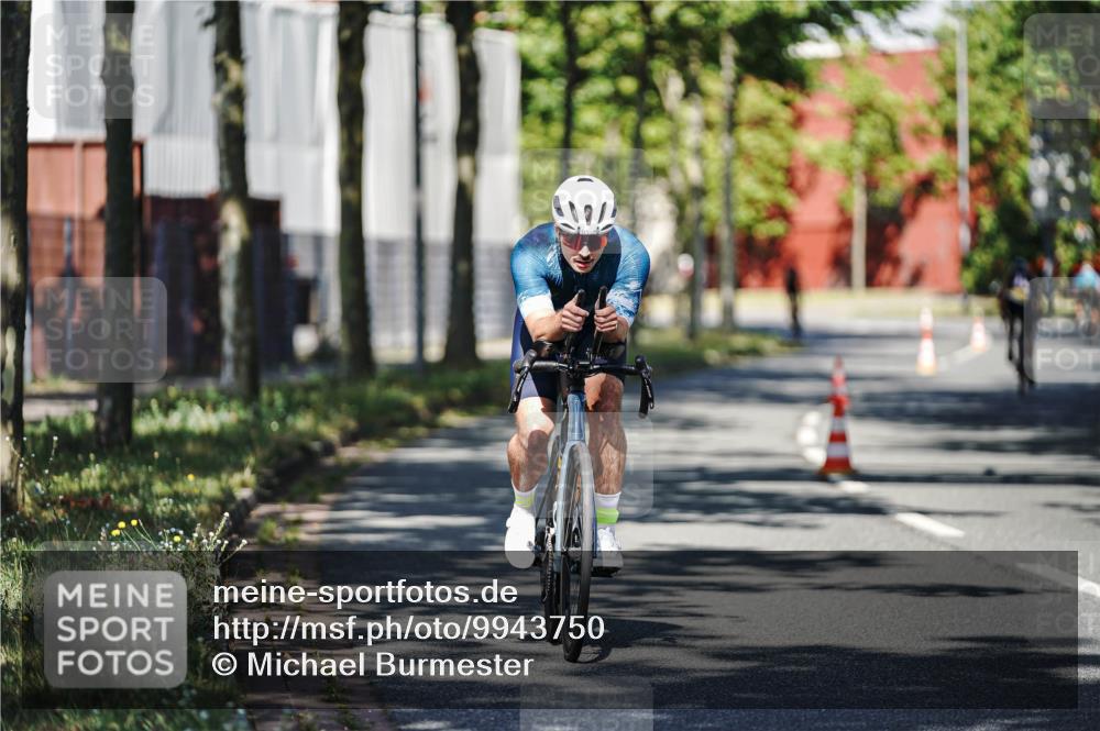 09.08.2026 - GEWOBA Citytriathlon Bremen Michael Burmester http://msf.ph/oto/9943750 09.08.2026 10:26:51 Radfahren 290, 296, 315, 319, 463 meine-sportfotos.de