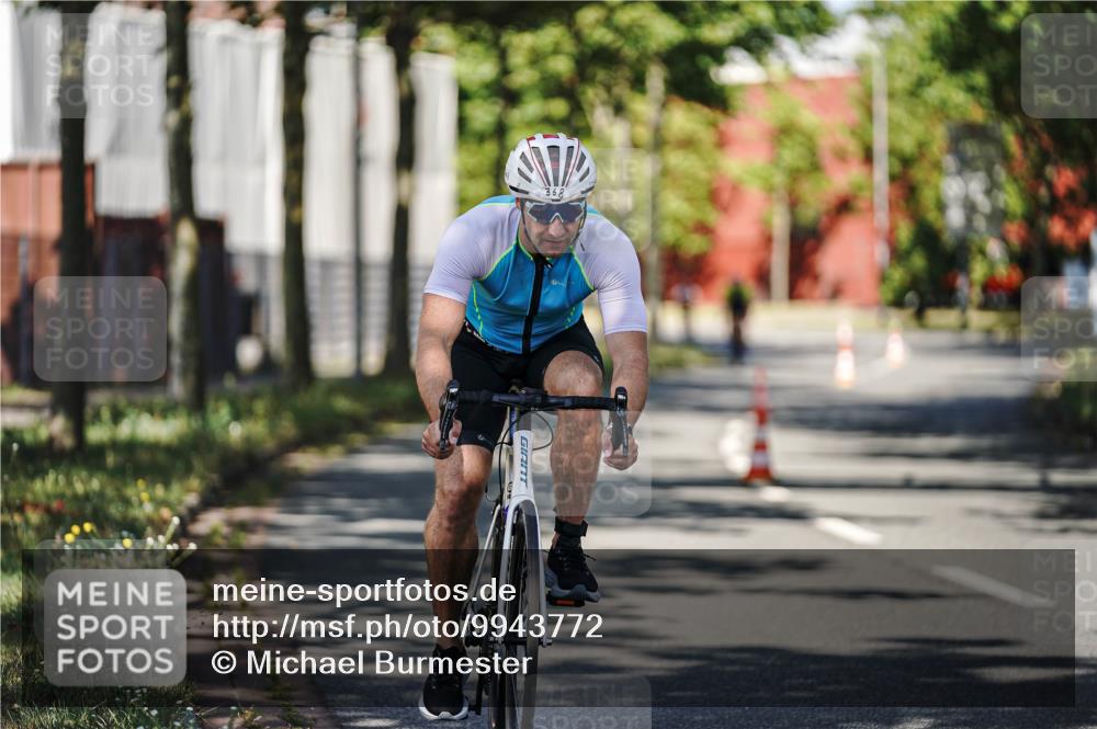 09.08.2026 - GEWOBA Citytriathlon Bremen Michael Burmester http://msf.ph/oto/9943772 09.08.2026 10:27:27 Radfahren 368, 391, 447, 523 meine-sportfotos.de