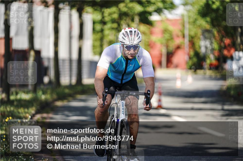 09.08.2026 - GEWOBA Citytriathlon Bremen Michael Burmester http://msf.ph/oto/9943774 09.08.2026 10:27:27 Radfahren 368, 391, 447, 523 meine-sportfotos.de