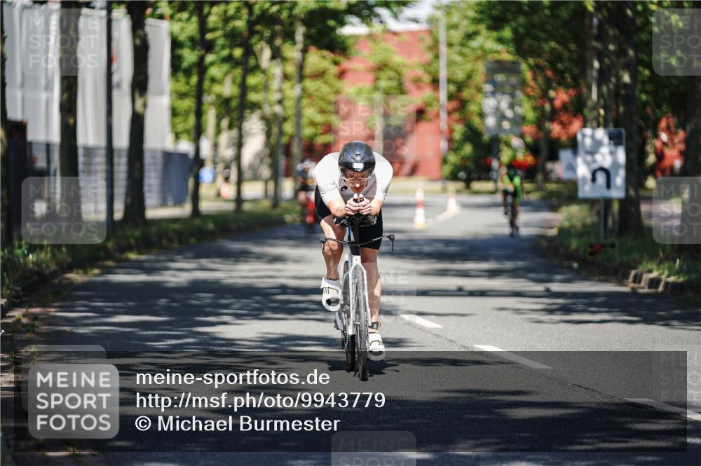 09.08.2026 - GEWOBA Citytriathlon Bremen Michael Burmester http://msf.ph/oto/9943779 09.08.2026 10:27:37 Radfahren 338, 339, 368, 523, 529 meine-sportfotos.de