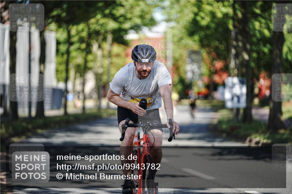 09.08.2026 - GEWOBA Citytriathlon Bremen Michael Burmester http://msf.ph/oto/9943782 09.08.2026 10:27:43 Radfahren 338, 339, 529 meine-sportfotos.de