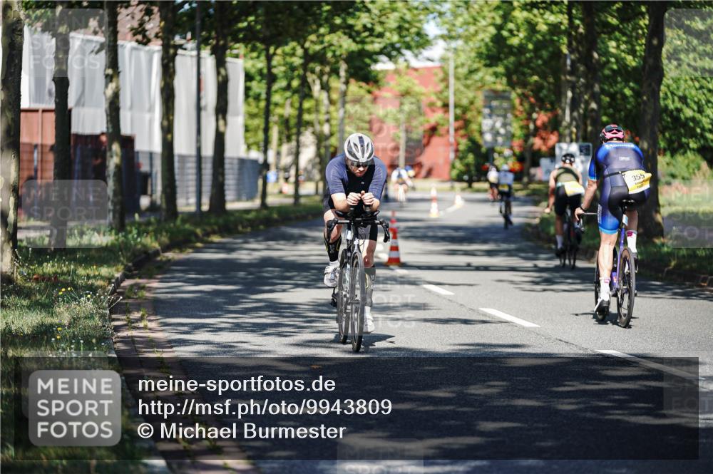 09.08.2026 - GEWOBA Citytriathlon Bremen Michael Burmester http://msf.ph/oto/9943809 09.08.2026 10:28:39 Radfahren 329, 332, 340, 362, 369, 394 meine-sportfotos.de