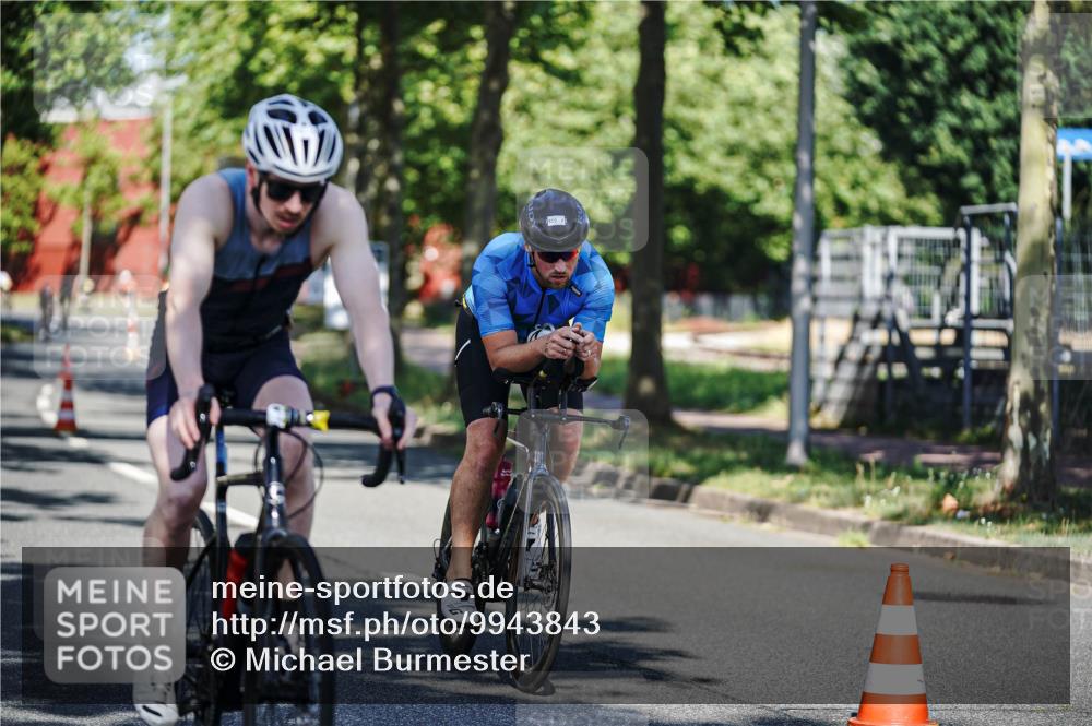 09.08.2026 - GEWOBA Citytriathlon Bremen Michael Burmester http://msf.ph/oto/9943843 09.08.2026 10:28:54 Radfahren 356, 394, 437, 465, 517, 519 meine-sportfotos.de