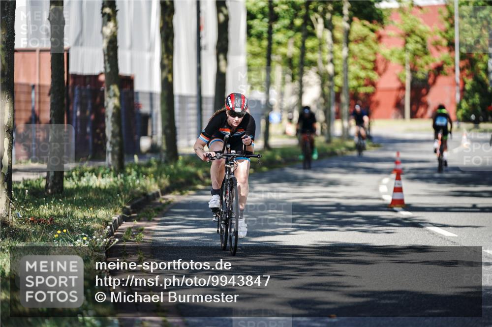 09.08.2026 - GEWOBA Citytriathlon Bremen Michael Burmester http://msf.ph/oto/9943847 09.08.2026 10:29:01 Radfahren 325, 343, 356, 392, 437, 465, 517, 519 meine-sportfotos.de