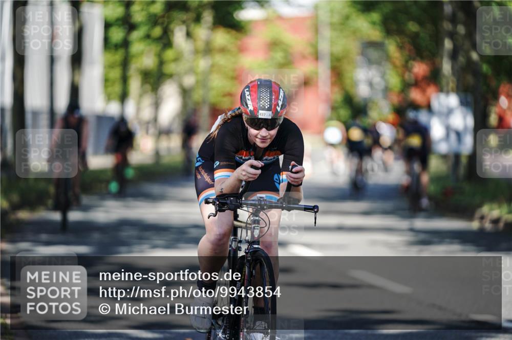 09.08.2026 - GEWOBA Citytriathlon Bremen Michael Burmester http://msf.ph/oto/9943854 09.08.2026 10:29:03 Radfahren 325, 343, 356, 392, 437, 517, 519 meine-sportfotos.de