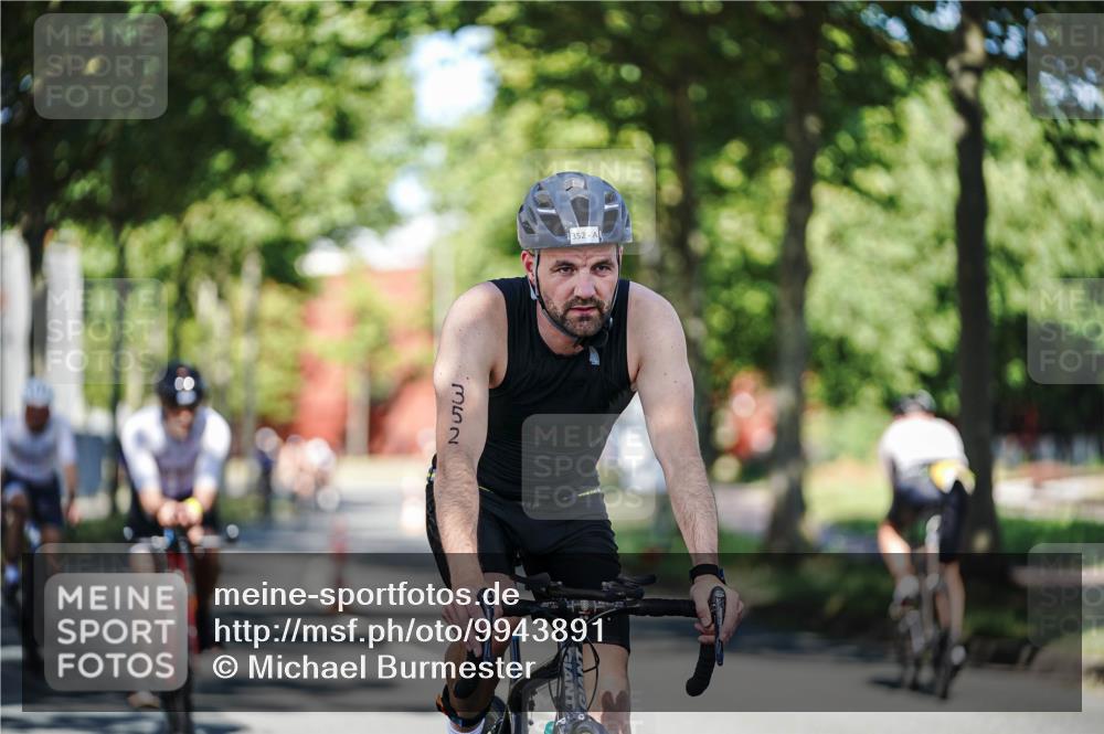 09.08.2026 - GEWOBA Citytriathlon Bremen Michael Burmester http://msf.ph/oto/9943891 09.08.2026 10:29:15 Radfahren 325, 327, 343, 352, 355, 359, 392, 396, 408, 478 meine-sportfotos.de