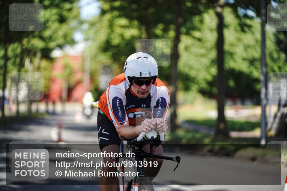 09.08.2026 - GEWOBA Citytriathlon Bremen Michael Burmester http://msf.ph/oto/9943919 09.08.2026 10:29:24 Radfahren 327, 352, 355, 359, 363, 396, 408, 478 meine-sportfotos.de