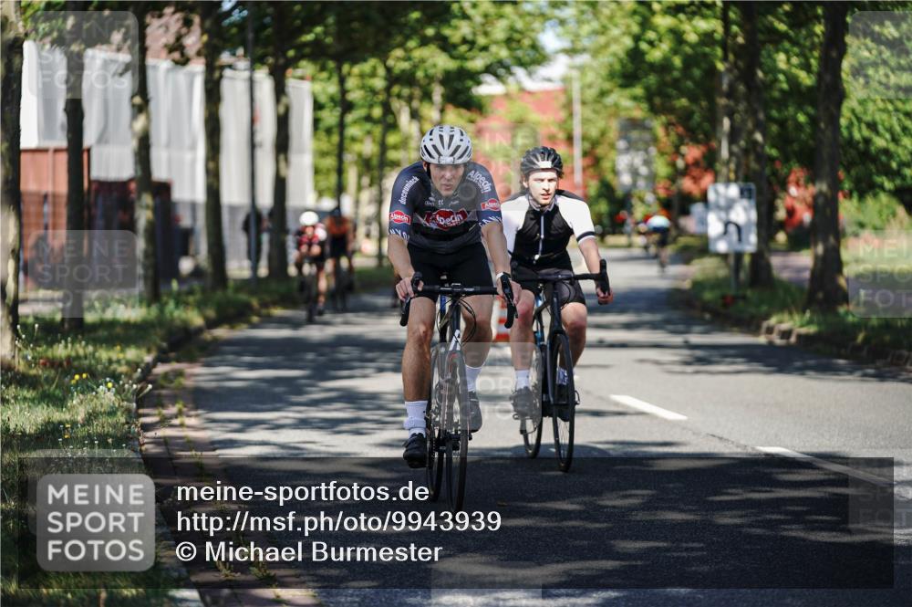 09.08.2026 - GEWOBA Citytriathlon Bremen Michael Burmester http://msf.ph/oto/9943939 09.08.2026 10:29:35 Radfahren 231, 295, 298, 300, 327, 328, 363, 364, 379, 478 meine-sportfotos.de