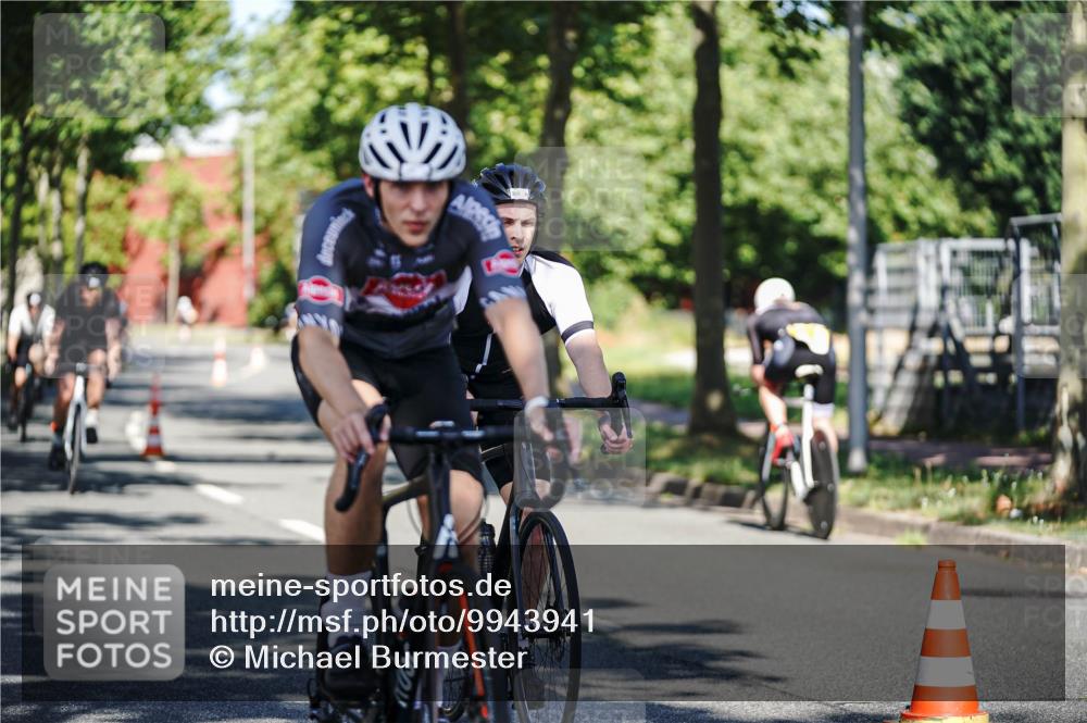 09.08.2026 - GEWOBA Citytriathlon Bremen Michael Burmester http://msf.ph/oto/9943941 09.08.2026 10:29:36 Radfahren 231, 295, 298, 300, 328, 363, 364, 379 meine-sportfotos.de