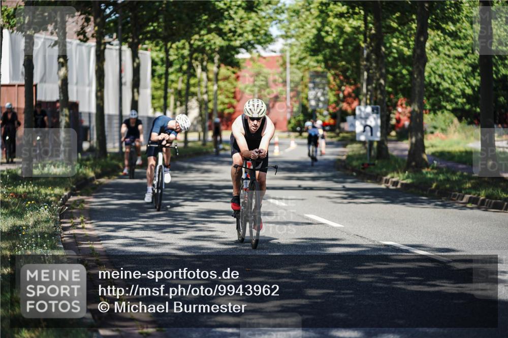 09.08.2026 - GEWOBA Citytriathlon Bremen Michael Burmester http://msf.ph/oto/9943962 09.08.2026 10:29:42 Radfahren 231, 289, 295, 298, 300, 312, 328, 363, 364, 379, 403, 406, 479 meine-sportfotos.de