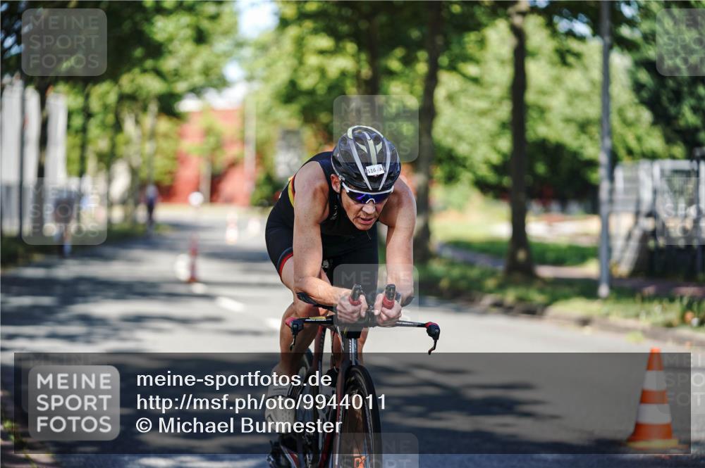 09.08.2026 - GEWOBA Citytriathlon Bremen Michael Burmester http://msf.ph/oto/9944011 09.08.2026 10:30:01 Radfahren 289, 313, 366, 388, 406, 479, 516, 528 meine-sportfotos.de