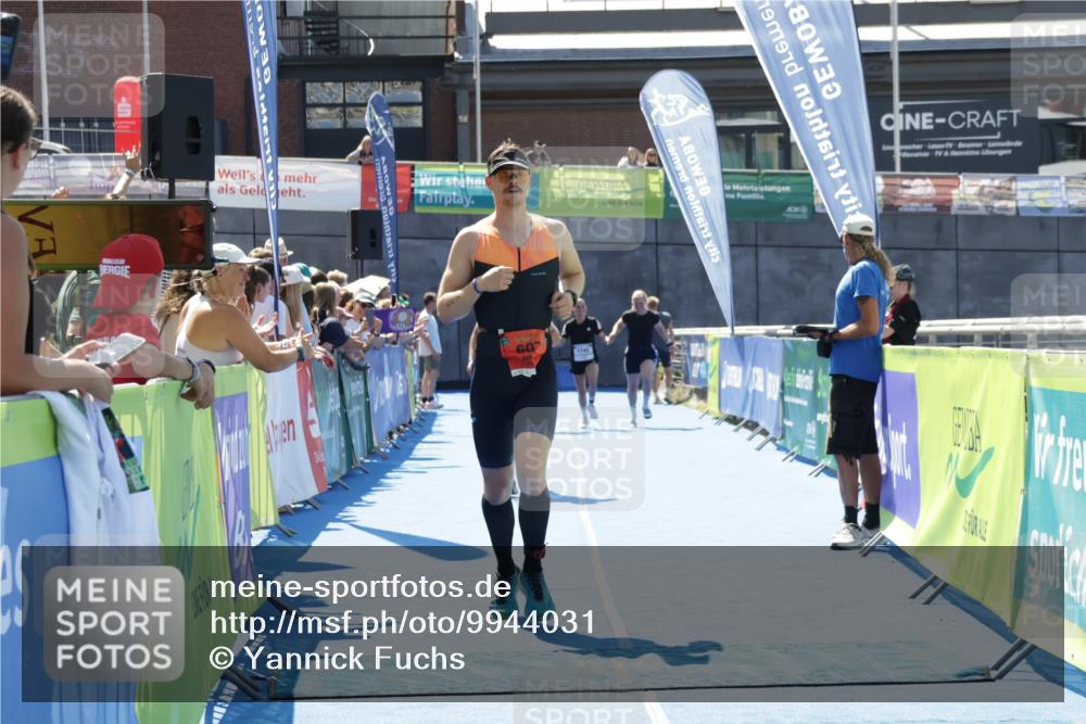 09.08.2026 - GEWOBA Citytriathlon Bremen Yannick Fuchs http://msf.ph/oto/9944031 09.08.2026 14:14:01 Ziel 548, 597, 607 meine-sportfotos.de
