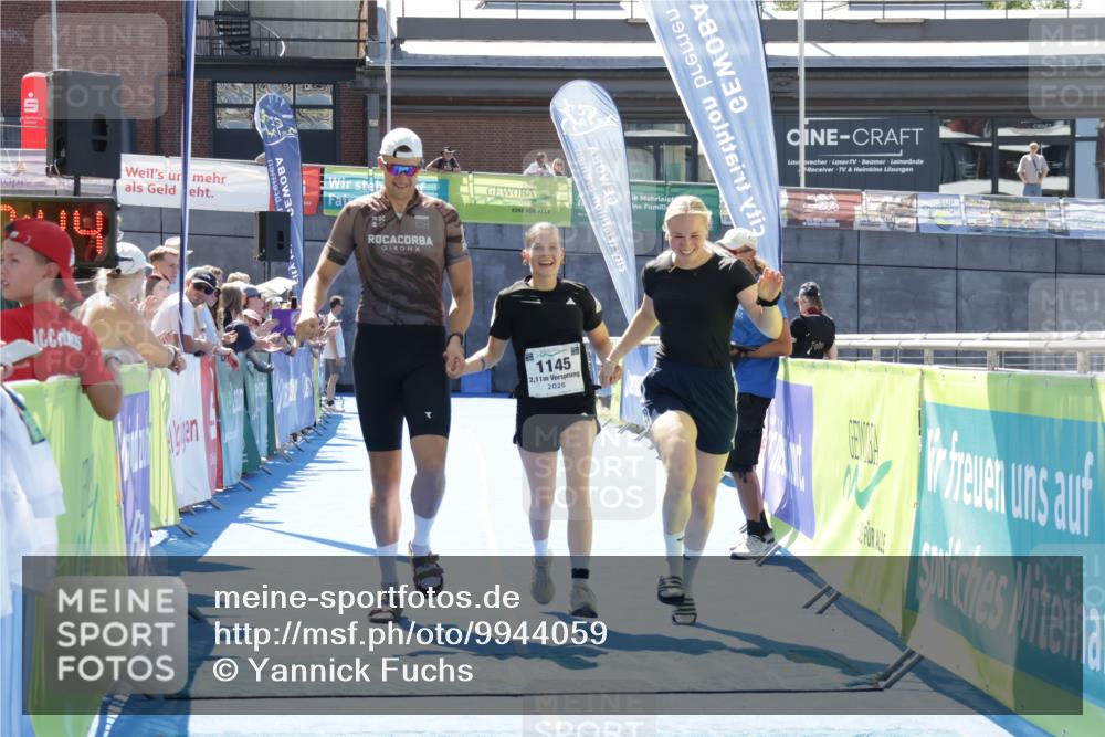 09.08.2026 - GEWOBA Citytriathlon Bremen Yannick Fuchs http://msf.ph/oto/9944059 09.08.2026 14:14:06 Ziel 597, 607, 1145 meine-sportfotos.de