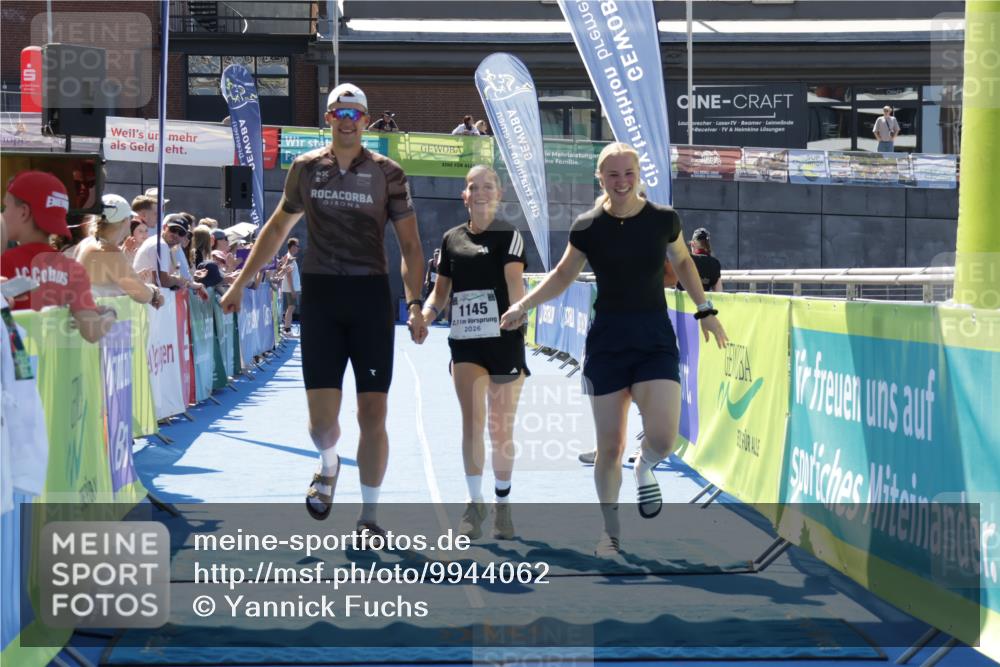 09.08.2026 - GEWOBA Citytriathlon Bremen Yannick Fuchs http://msf.ph/oto/9944062 09.08.2026 14:14:07 Ziel 597, 607, 1145 meine-sportfotos.de