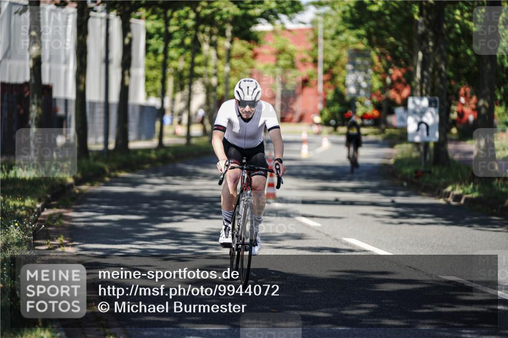 09.08.2026 - GEWOBA Citytriathlon Bremen Michael Burmester http://msf.ph/oto/9944072 09.08.2026 10:30:27 Radfahren 221, 294, 382, 407, 520 meine-sportfotos.de