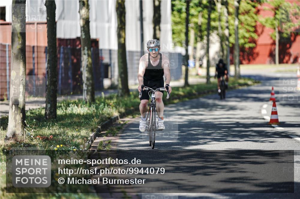 09.08.2026 - GEWOBA Citytriathlon Bremen Michael Burmester http://msf.ph/oto/9944079 09.08.2026 10:30:36 Radfahren 294, 334, 382, 470, 520 meine-sportfotos.de