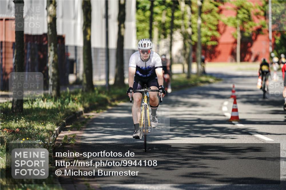 09.08.2026 - GEWOBA Citytriathlon Bremen Michael Burmester http://msf.ph/oto/9944108 09.08.2026 10:30:54 Radfahren 299, 311, 317, 320 meine-sportfotos.de