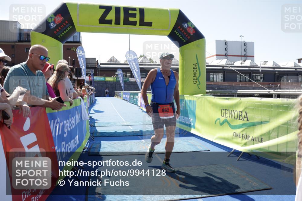 09.08.2026 - GEWOBA Citytriathlon Bremen Yannick Fuchs http://msf.ph/oto/9944128 09.08.2026 14:14:28 Ziel 862 meine-sportfotos.de