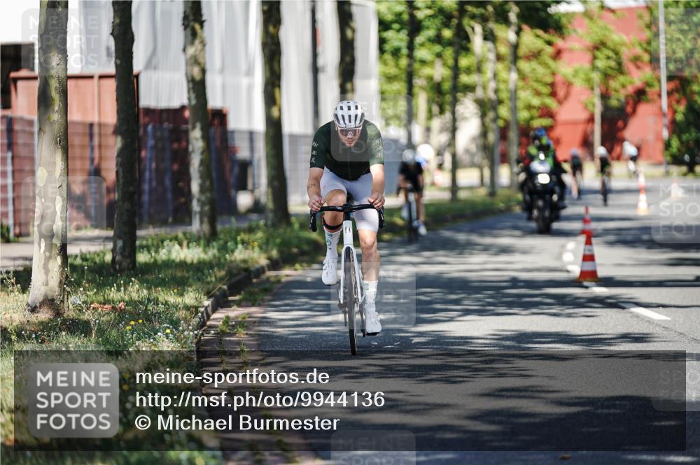 09.08.2026 - GEWOBA Citytriathlon Bremen Michael Burmester http://msf.ph/oto/9944136 09.08.2026 10:31:20 Radfahren 59, 304, 454 meine-sportfotos.de