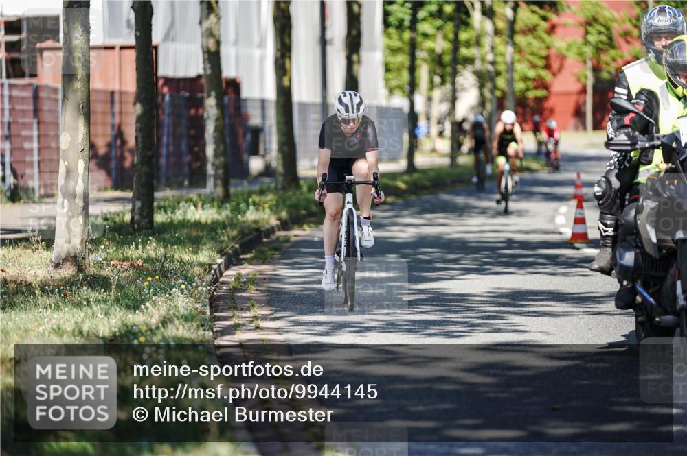 09.08.2026 - GEWOBA Citytriathlon Bremen Michael Burmester http://msf.ph/oto/9944145 09.08.2026 10:31:24 Radfahren 304, 365, 454, 472 meine-sportfotos.de