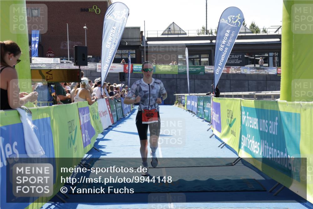 09.08.2026 - GEWOBA Citytriathlon Bremen Yannick Fuchs http://msf.ph/oto/9944148 09.08.2026 14:14:43 Ziel 728, 960 meine-sportfotos.de