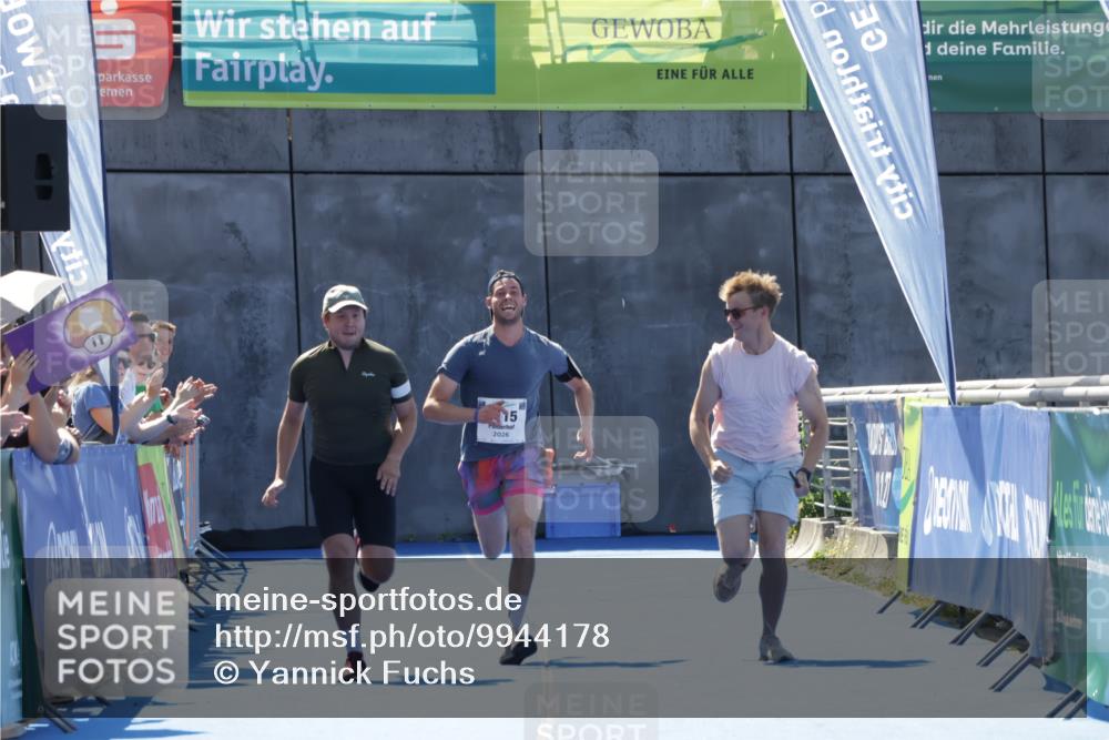 09.08.2026 - GEWOBA Citytriathlon Bremen Yannick Fuchs http://msf.ph/oto/9944178 09.08.2026 14:15:07 Ziel 1115 meine-sportfotos.de