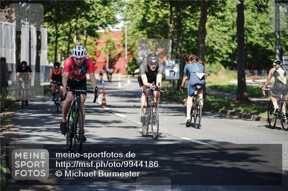 09.08.2026 - GEWOBA Citytriathlon Bremen Michael Burmester http://msf.ph/oto/9944186 09.08.2026 10:31:36 Radfahren 125, 288, 304, 365, 397, 405, 430, 454, 458, 472 meine-sportfotos.de