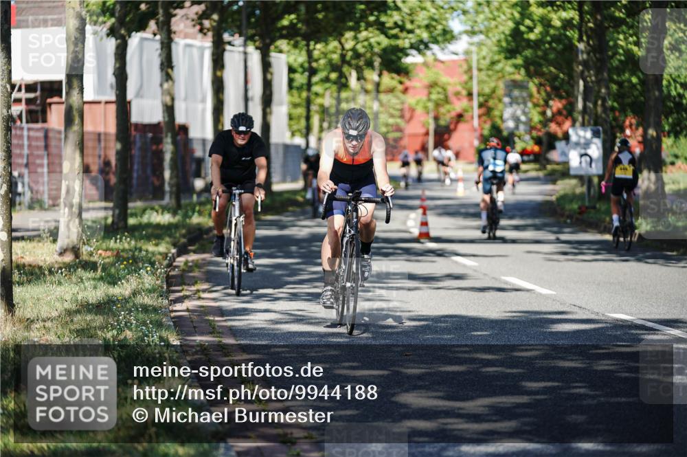 09.08.2026 - GEWOBA Citytriathlon Bremen Michael Burmester http://msf.ph/oto/9944188 09.08.2026 10:31:38 Radfahren 125, 288, 365, 397, 405, 430, 443, 458, 472 meine-sportfotos.de