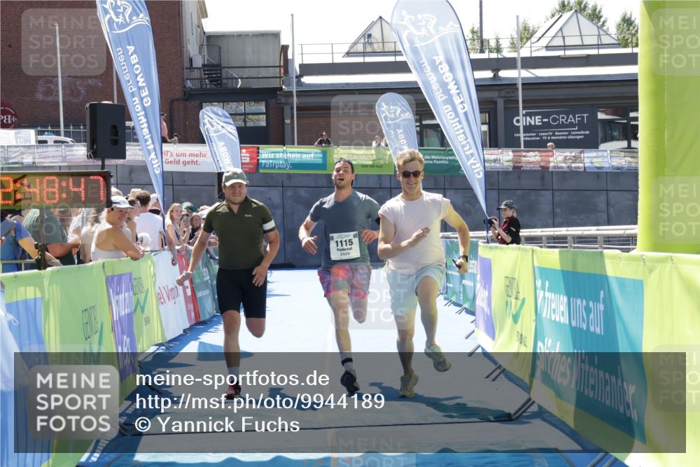 09.08.2026 - GEWOBA Citytriathlon Bremen Yannick Fuchs http://msf.ph/oto/9944189 09.08.2026 14:15:10 Ziel 1115 meine-sportfotos.de