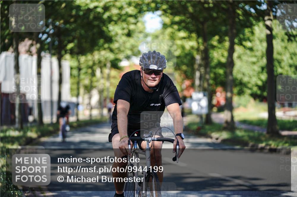 09.08.2026 - GEWOBA Citytriathlon Bremen Michael Burmester http://msf.ph/oto/9944199 09.08.2026 10:31:39 Radfahren 125, 288, 365, 397, 405, 430, 443, 458, 472, 489 meine-sportfotos.de