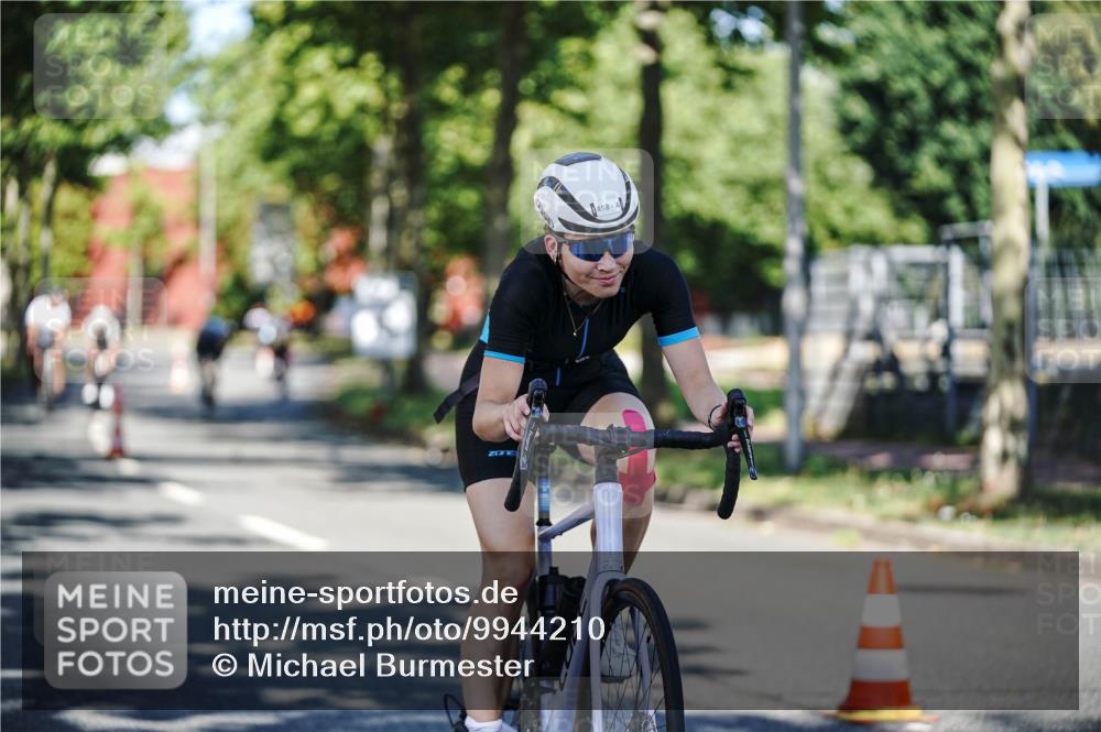 09.08.2026 - GEWOBA Citytriathlon Bremen Michael Burmester http://msf.ph/oto/9944210 09.08.2026 10:31:42 Radfahren 25, 125, 288, 344, 365, 397, 405, 430, 443, 458, 472, 489 meine-sportfotos.de