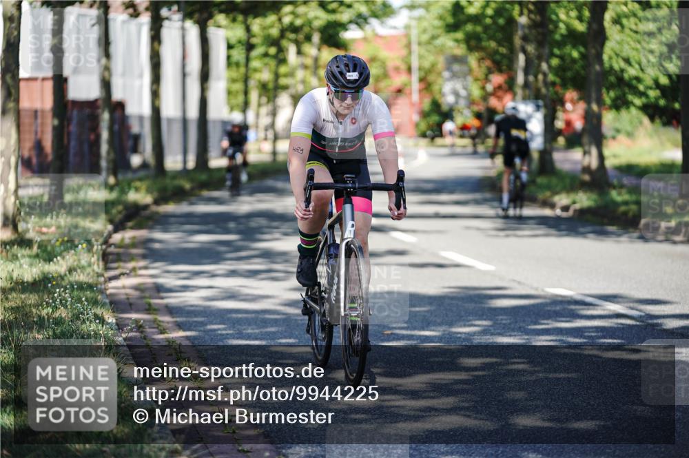 09.08.2026 - GEWOBA Citytriathlon Bremen Michael Burmester http://msf.ph/oto/9944225 09.08.2026 10:31:49 Radfahren 25, 125, 288, 337, 344, 397, 405, 443, 458, 489 meine-sportfotos.de