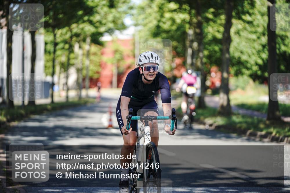 09.08.2026 - GEWOBA Citytriathlon Bremen Michael Burmester http://msf.ph/oto/9944246 09.08.2026 10:32:01 Radfahren 25, 337, 481, 482, 500 meine-sportfotos.de