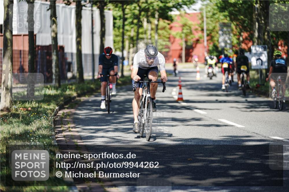 09.08.2026 - GEWOBA Citytriathlon Bremen Michael Burmester http://msf.ph/oto/9944262 09.08.2026 10:32:15 Radfahren 239, 249, 445, 456, 500 meine-sportfotos.de