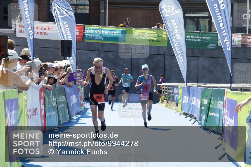 09.08.2026 - GEWOBA Citytriathlon Bremen Yannick Fuchs http://msf.ph/oto/9944278 09.08.2026 14:16:05 Ziel 869, 1016, 1016, 1123 meine-sportfotos.de