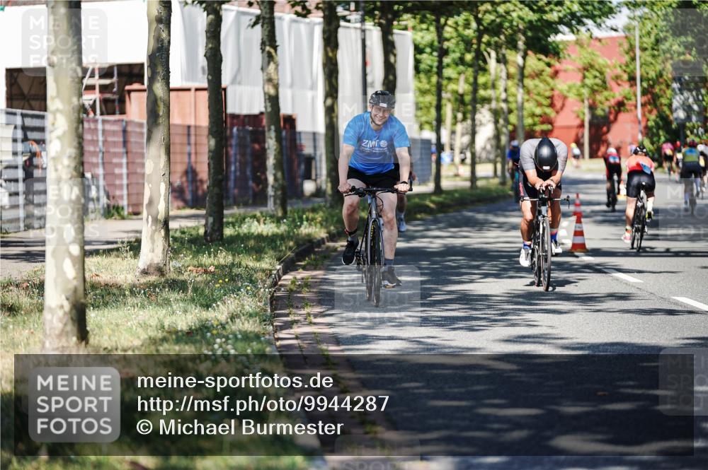 09.08.2026 - GEWOBA Citytriathlon Bremen Michael Burmester http://msf.ph/oto/9944287 09.08.2026 10:32:29 Radfahren 39, 131, 239, 249, 385, 445 meine-sportfotos.de