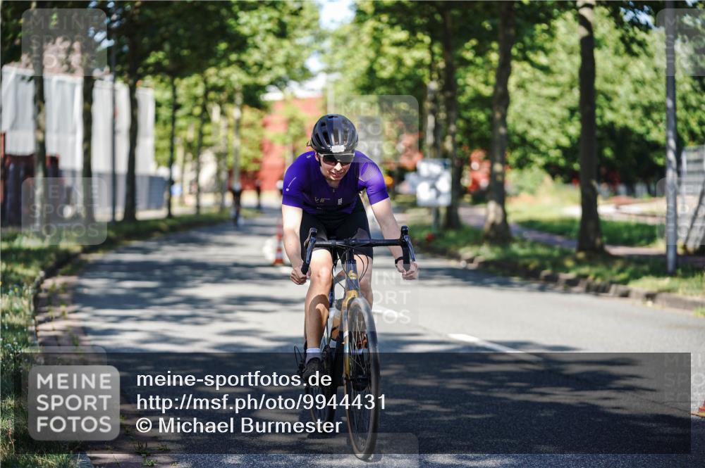 09.08.2026 - GEWOBA Citytriathlon Bremen Michael Burmester http://msf.ph/oto/9944431 09.08.2026 10:33:12 Radfahren 1, 63, 83, 103, 302, 413, 419, 453, 457, 483, 486, 493 meine-sportfotos.de