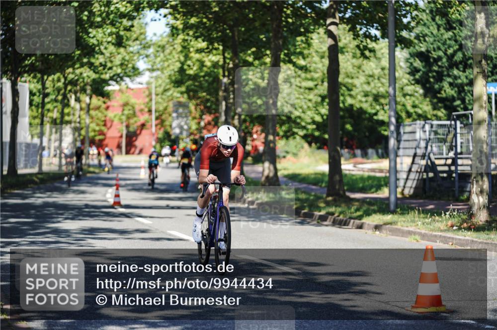 09.08.2026 - GEWOBA Citytriathlon Bremen Michael Burmester http://msf.ph/oto/9944434 09.08.2026 10:33:17 Radfahren 63, 83, 103, 177, 302, 410, 413, 453, 483, 484 meine-sportfotos.de