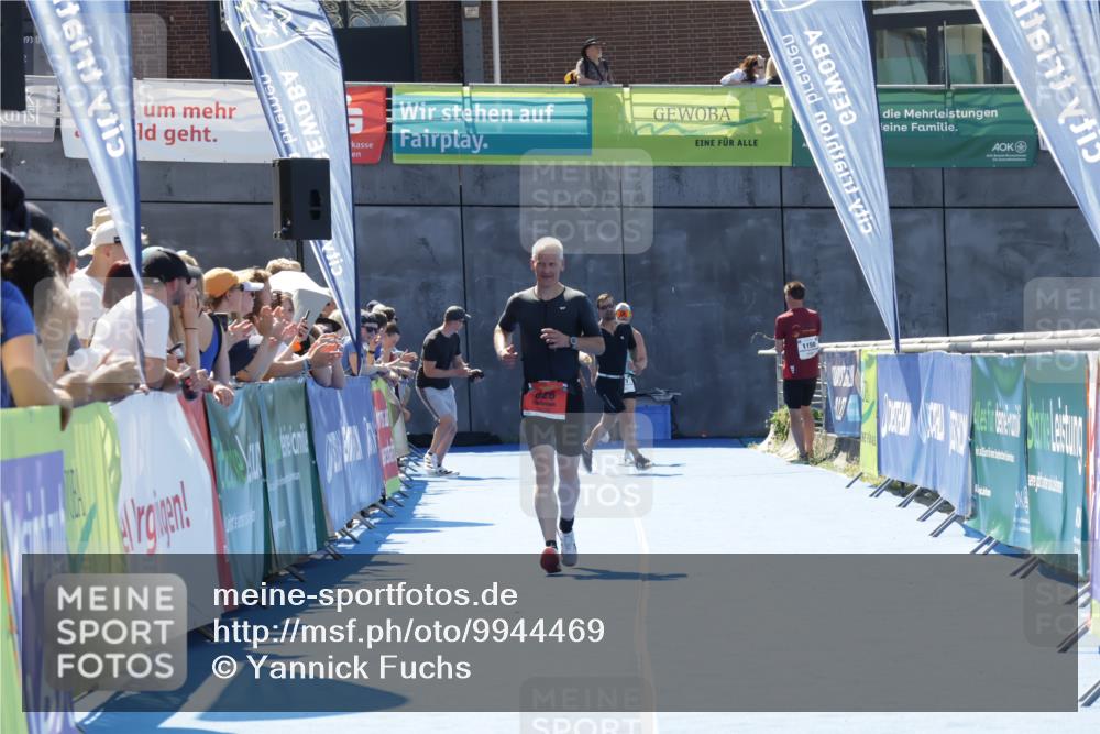 09.08.2026 - GEWOBA Citytriathlon Bremen Yannick Fuchs http://msf.ph/oto/9944469 09.08.2026 14:17:55 Ziel 826 meine-sportfotos.de