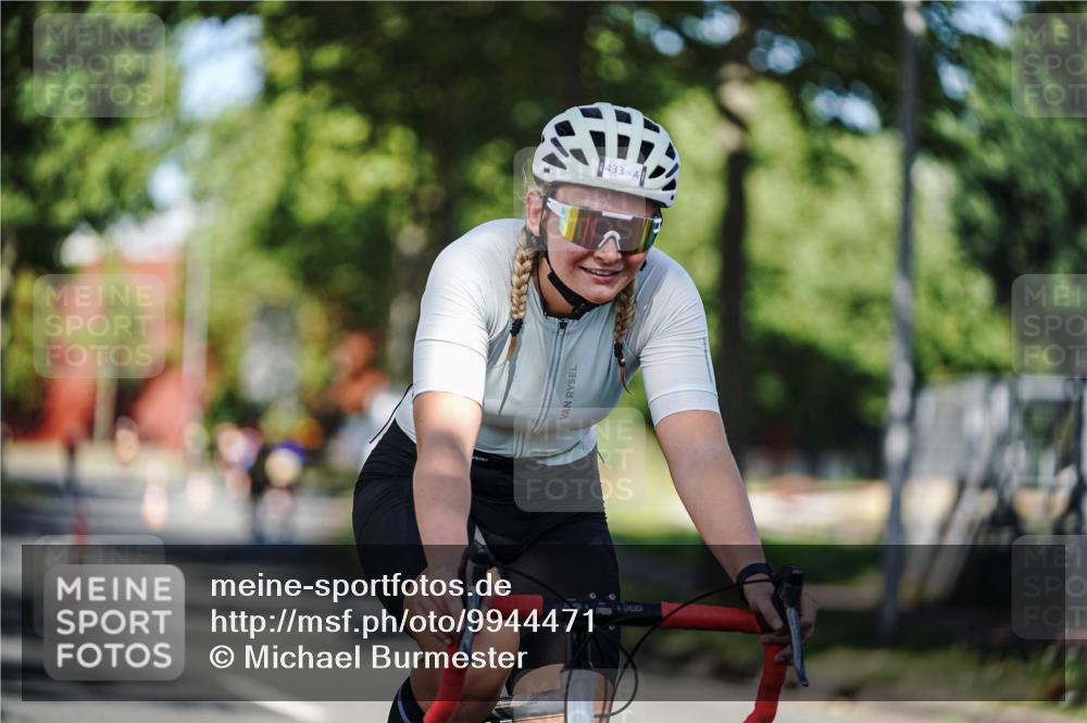 09.08.2026 - GEWOBA Citytriathlon Bremen Michael Burmester http://msf.ph/oto/9944471 09.08.2026 10:33:28 Radfahren 177, 282, 285, 331, 410, 433, 484 meine-sportfotos.de