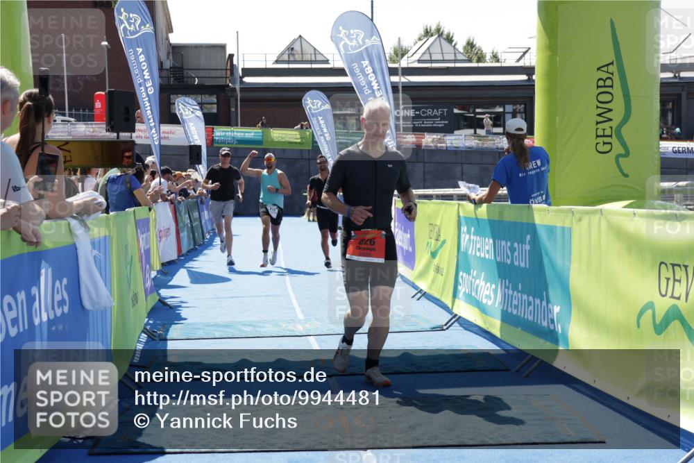09.08.2026 - GEWOBA Citytriathlon Bremen Yannick Fuchs http://msf.ph/oto/9944481 09.08.2026 14:18:01 Ziel 826, 1117 meine-sportfotos.de