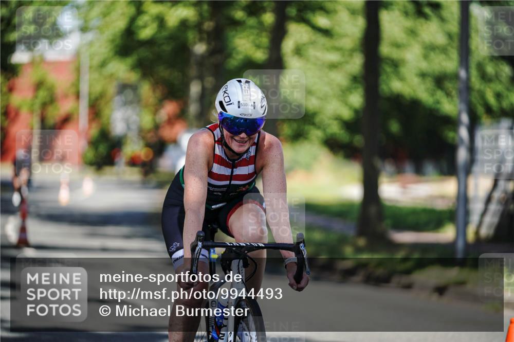 09.08.2026 - GEWOBA Citytriathlon Bremen Michael Burmester http://msf.ph/oto/9944493 09.08.2026 10:33:41 Radfahren 215, 280, 282, 331, 455, 492, 510, 532 meine-sportfotos.de